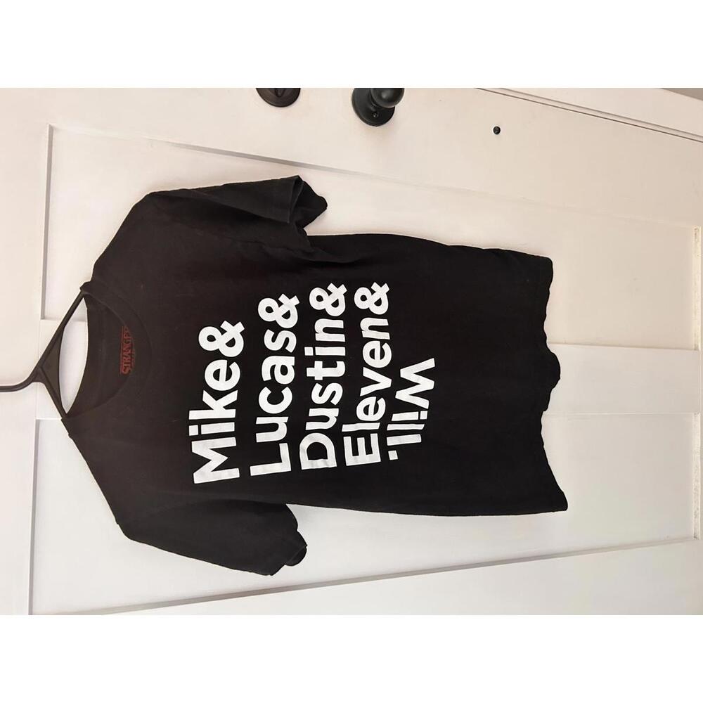 Stranger Things Tshirt size Small